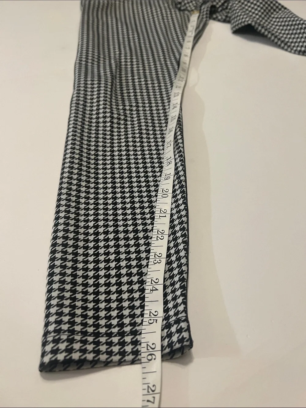 Nike One Icon Clash Houndstooth Leggings Medium Black White Dri-FIT 7/8 Athletic